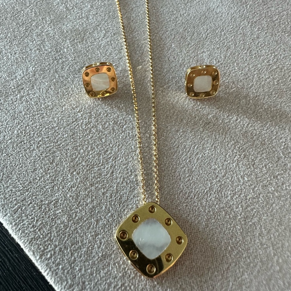 Roberto Coin 18k Gold and mother of pearl Pois Moi  Necklace and Earrings Set